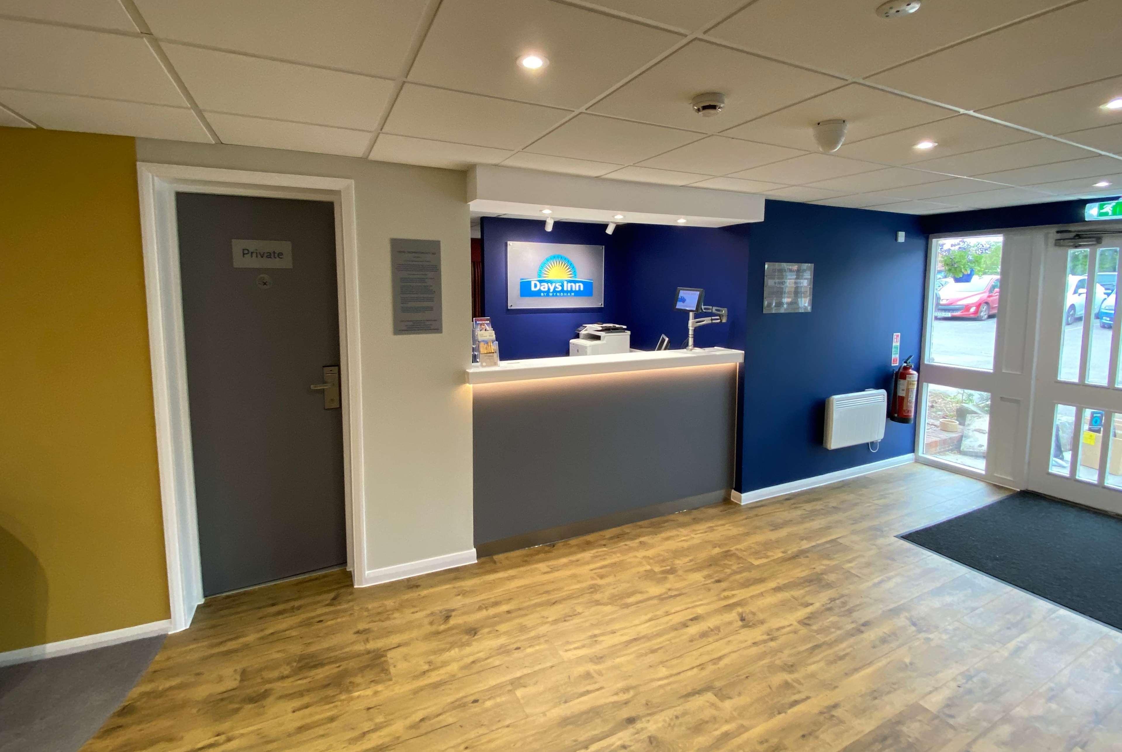 DAYS INN HOTEL SEDGEMOOR ROOKS BRIDGE 3* (United Kingdom) - from